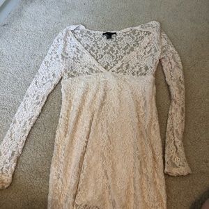 white low v-neck lace dress